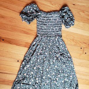 Green cottagecore dress- puff sleeves- small